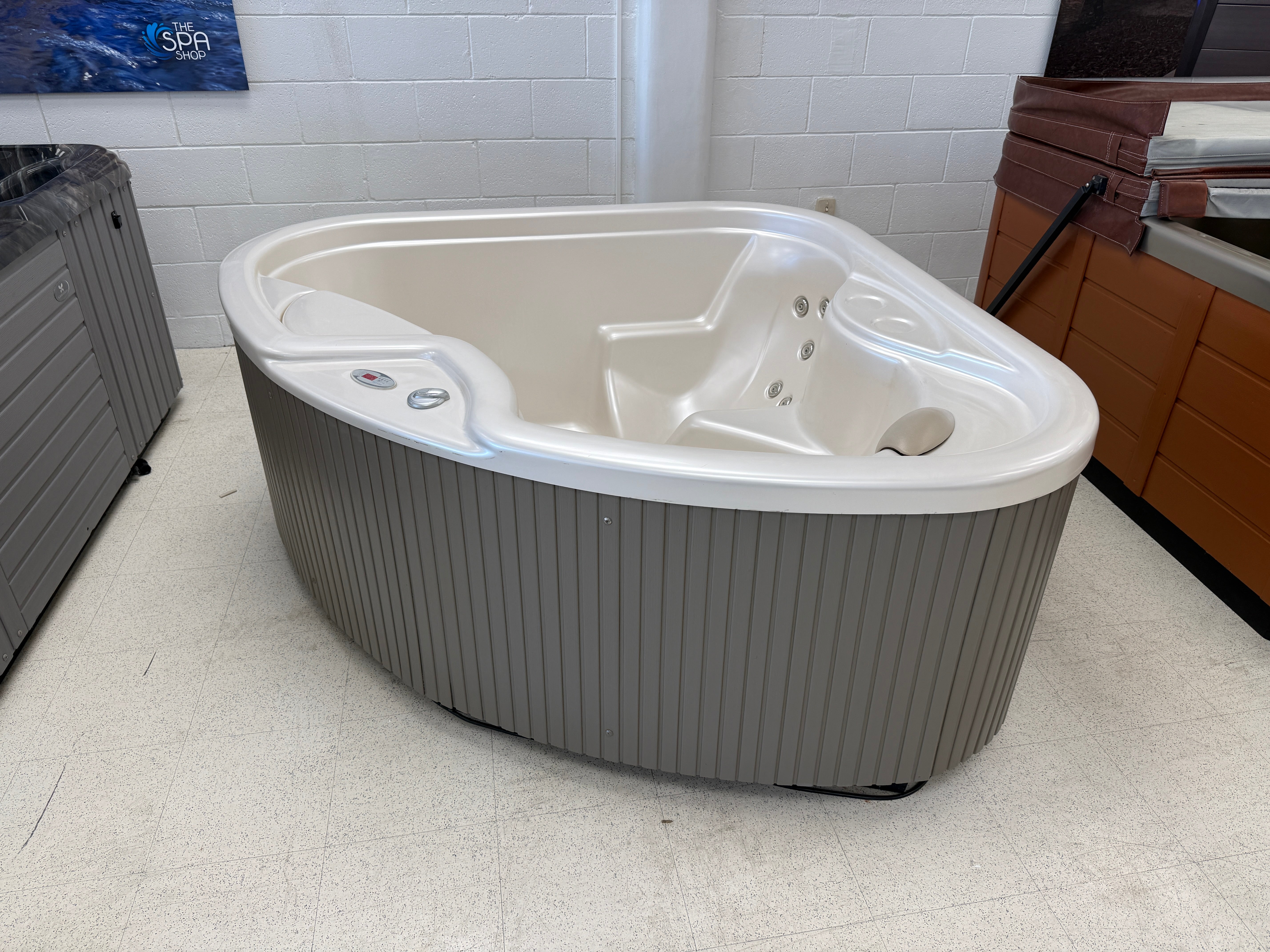 Escape, Relax, and Revitalize: Refurbished Hot Spring TX Solana Spa – Like New! - The Spa Shop