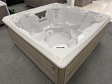 REFURBISHED 2020 HOTSPRING LIMELIGHT BEAM
